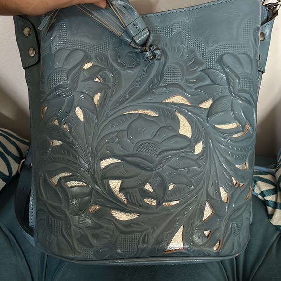 Patricia Nash blue Lavelle bucket bag - Picture 2 of 10